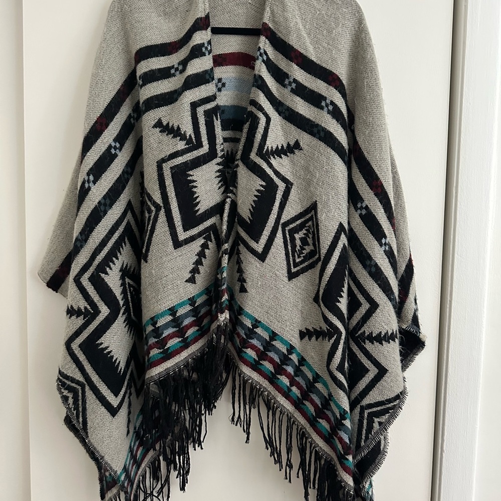 Woven Heart Gray Knit Poncho